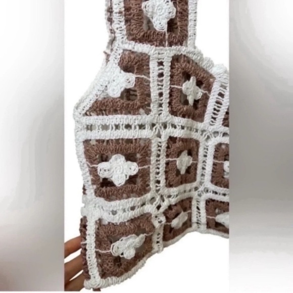 JULIA by Love J Square Crochet Cropped Tan Tank Top Size Large - Picture 2 of 7